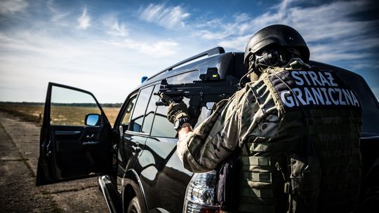 1 rok i 2 miesiące więzienia za przemyt migrantów i atak na funkcjonariusza SG 1 rok i 2 miesiące więzienia za przemyt migrantów i atak na funkcjonariusza SG