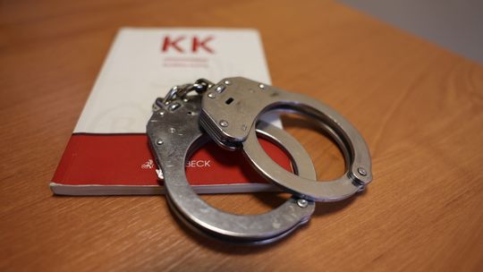 🏍️ 10-latek trafił do szpitala po przejażdżce motocyklem. Kierowca miał sądowy zakaz prowadzenia pojazdów