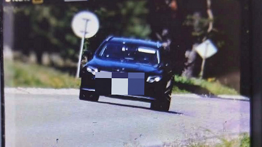 111 km/h w terenie zabudowanym. Kierująca mercedesem straciła prawo jazdy