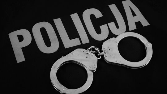 🔒 42-latek odpowie za kradzież saszetki z pieniędzmi, dokumentami i kartą bankomatową 🔒 42-latek odpowie za kradzież saszetki z pieniędzmi, dokumentami i kartą bankomatową