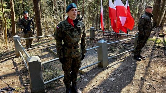 82. rocznica zbrodni hitlerowskiej w Suwałkach. Hołd ofiarom w Lesie Szwajcarskim 82. rocznica zbrodni hitlerowskiej w Suwałkach. Hołd ofiarom w Lesie Szwajcarskim