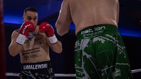 Adrian Domalewski nokautuje w Ożarowie Mazowieckim. Efektowne 4–0 polskiego pięściarza Adrian Domalewski nokautuje w Ożarowie Mazowieckim. Efektowne 4–0 polskiego pięściarza
