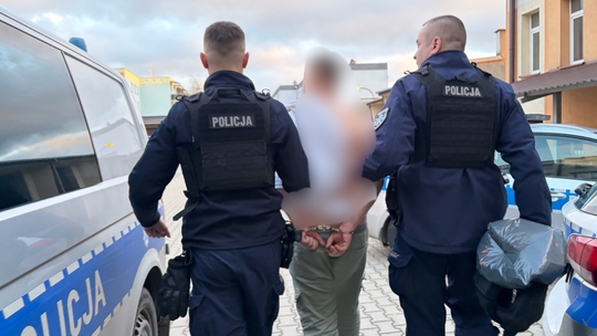 🚨 Agresywny 32-latek zatrzymany. Usłyszał cztery zarzuty i trafił do aresztu 🚨 Agresywny 32-latek zatrzymany. Usłyszał cztery zarzuty i trafił do aresztu