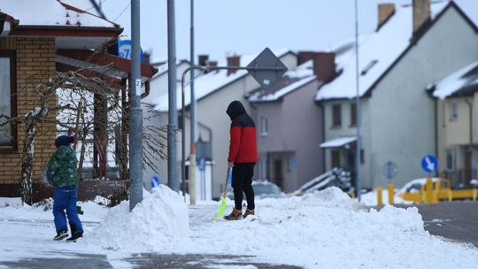 ❄️🚜 Akcja Zimowa w Suwałkach. Miasto walczy ze skutkami intensywnych opadów śniegu