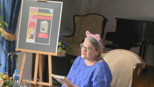 Audiobook na żywo w suwalskiej bibliotece. Beata Sobolewska-Szulgacz czytała książkę Grzegorza Pula