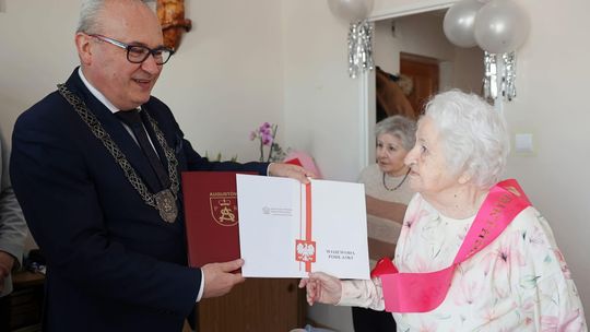 Augustów świętuje 100. urodziny Pani Katarzyny 🎂🎉