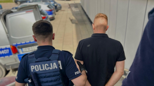 Balon z papierosami wylądował pod Augustowem. Dwóch mężczyzn przyjechało „na ryby”
