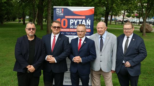 Bezpartyjni Samorządowcy zapowiadają ogólnokrajowe referendum. Przedstawili kampanię „10 pytań do obywatela”