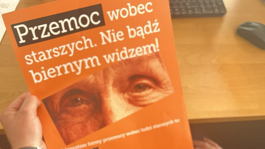 🛡️ Bezpieczny senior – policjantki uczą, jak nie dać się oszukać!