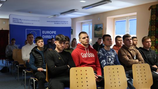 Bezpłatne szkolenie dla rolników w Suwałkach: „Kondycja gleby i przeciwdziałanie suszy” zakończone sukcesem 🌱💧