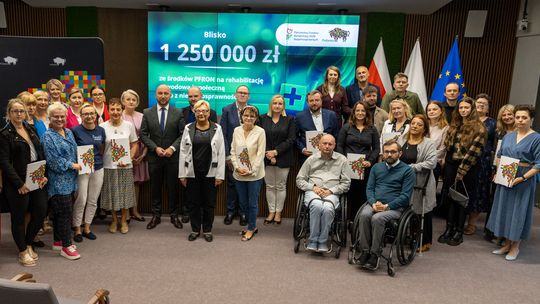 📰 Blisko 1,25 mln zł na rehabilitację zawodową i społeczną osób z niepełnosprawnościami ♿💙