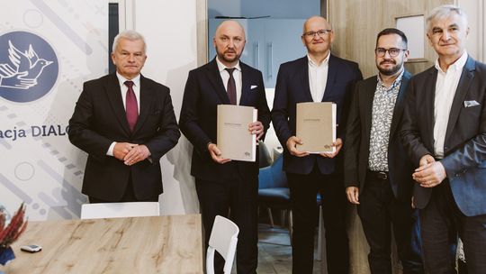 Blisko 5 mln zł z funduszy europejskich dla Fundacji Dialog. Wsparcie także dla mieszkańców Łomży