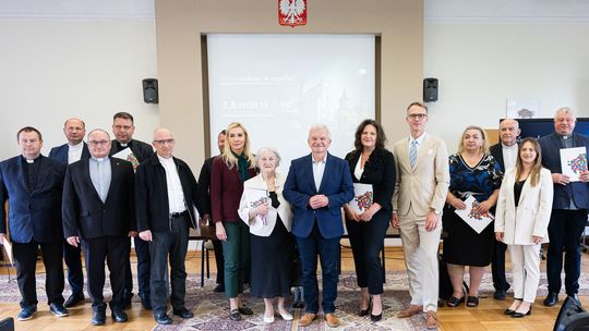 Blisko 800 tys. zł na ratowanie zabytków. Województwo Podlaskie podpisało pierwsze umowy