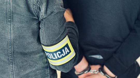 Błyskawiczna akcja policji! Skradzione auto warte 80 tys. zł odzyskane w 20 minut 🚓