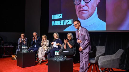 Brązowy Medal „Gloria Artis” dla Łukasza Maciejewskiego. Wyróżniono dyrektora programowego suwalskiego festiwalu