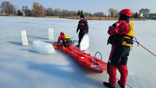 Ćwiczenia z ratownictwa na lodzie