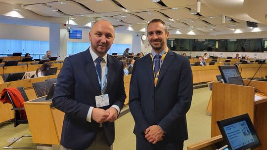 Debata o kształtowaniu polityki zdrowotnej w UE z udziałem marszałka Łukasza Prokoryma 🩺