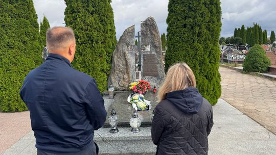 Delegacja Ślepska Malow Suwałki odwiedziła grób Józefa Gajewskiego