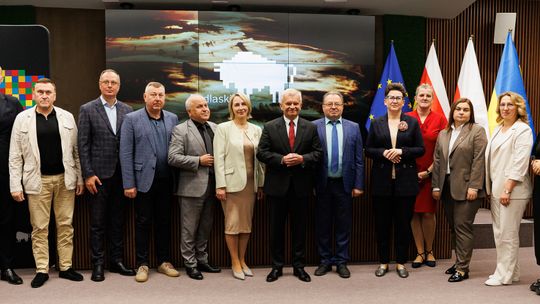 Delegacje z Wołynia i gminy Piątnica w urzędzie marszałkowskim Delegacje z Wołynia i gminy Piątnica w urzędzie marszałkowskim