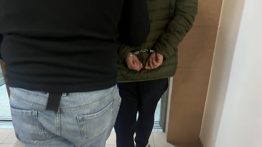 Dozór policyjny i zakaz zbliżania się po groźbach wobec klienta sklepu Dozór policyjny i zakaz zbliżania się po groźbach wobec klienta sklepu