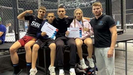 Dwa złote medale dla Ultimate Gym Suwałki podczas MMA Polska 17!