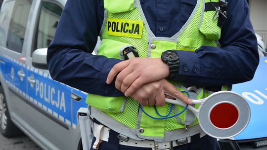Dwóch młodych kierowców z sądowymi zakazami zatrzymanych w Suwałkach. Jeden miał ponad 2,4 promila