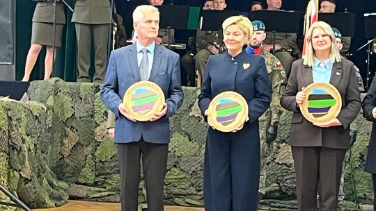 Dyrektor WORD w Suwałkach uhonorowana za zaangażowanie w rozwój Sił Zbrojnych RP