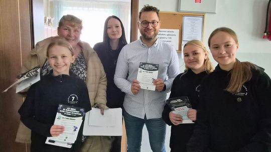 Ekologiczna inicjatywa w SP nr 7 – uczniowie zachęcają do oddawania elektrośmieci