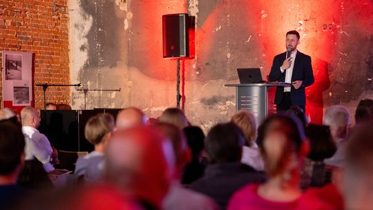 🏛️ Finisaż wystawy „Z albumu dowódcy obozu” – poruszające zakończenie już 31 lipca w Suwałkach