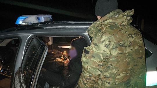 Funkcjonariusze SG zatrzymali migrantów i kuriera przy granicy z Litwą 🚨