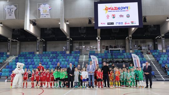 🎄⚽ Gwiazdowy Turniej Rocznika 2017 oficjalnie wystartował! ⚽🎄 🎄⚽ Gwiazdowy Turniej Rocznika 2017 oficjalnie wystartował! ⚽🎄