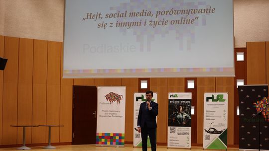 Hejt, social media i życie online. Ważne spotkanie z młodzieżą w Suwałkach Hejt, social media i życie online. Ważne spotkanie z młodzieżą w Suwałkach