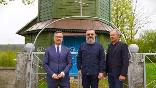Historyczne podpisanie umowy w molennie staroobrzędowców w Wodziłkach Historyczne podpisanie umowy w molennie staroobrzędowców w Wodziłkach