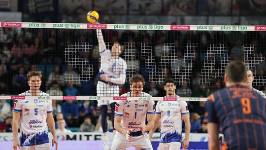 🏐 Historyczny wieczór w Suwałkach! Ślepsk Malow ograł giganta 3:0