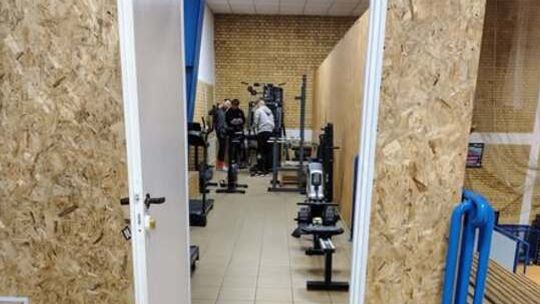 💪🔧 II LO w Suwałkach pokazuje postępy prac nad szkolną siłownią 💪🔧 II LO w Suwałkach pokazuje postępy prac nad szkolną siłownią