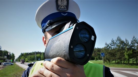 🚔 Jechał 102 km/h w terenie zabudowanym – stracił prawo jazdy