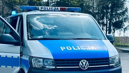 🚨 Jechał „wężykiem” przed radiowozem – miał ponad 2 promile!