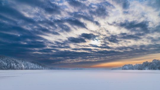 Jezioro Hańcza – najgłębsze jezioro w Polsce z krystaliczną wodą