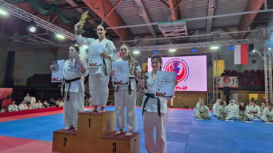 🥋 Julia Rybacka z Suwałk z brązowym medalem Mistrzostw Polski PFKS w Karate Shinkyokushin!