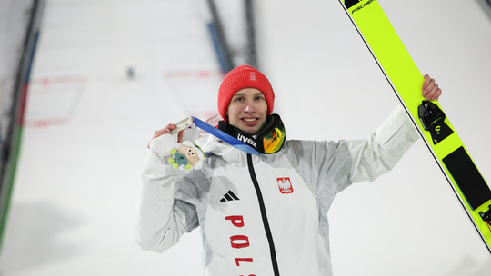 Kacper Tomasiak srebrnym medalistą olimpijskim w Predazzo! 🥈
