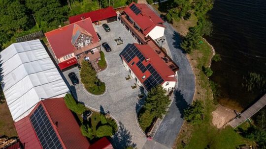 Agroturystyka Kalinka nad Jeziorem Wiżajny. Komfortowy wypoczynek z basenem, plażą i regionalną kuchnią