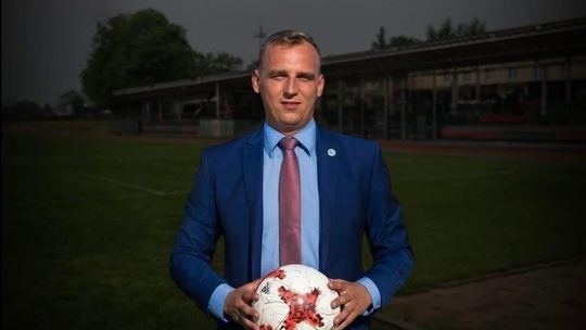 Kamil Lauryn wraca do Znicza Biała Piska jako nowy trener pierwszej drużyny Kamil Lauryn wraca do Znicza Biała Piska jako nowy trener pierwszej drużyny