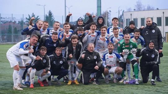 🔥 Kapitalny start rundy rewanżowej! Wigry zwyciężają w Ząbkach po golu Guzdka ⚽ 🔥 Kapitalny start rundy rewanżowej! Wigry zwyciężają w Ząbkach po golu Guzdka ⚽