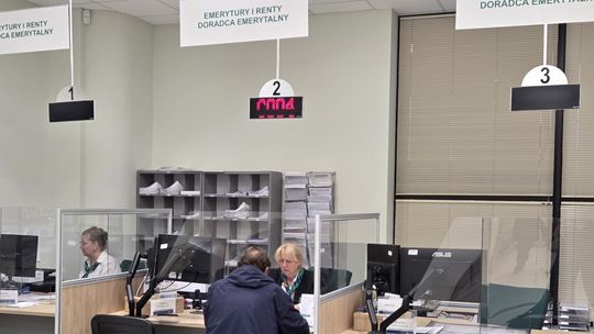 Kiedy przejść na emeryturę, żeby zyskać więcej? ZUS radzi, by nie podejmować decyzji pochopnie