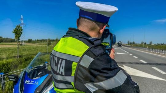 Kierowca Audi stracił prawo jazdy. W Kamieniu pędził o 51 km/h za szybko