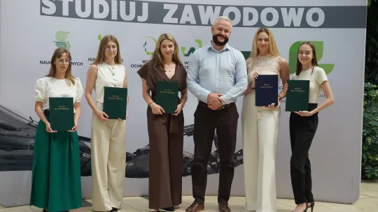 Kolejni absolwenci PUZ w Suwałkach zakończyli studia. Pedagodzy, ekonomiści i finansiści gotowi na nowe wyzwania
