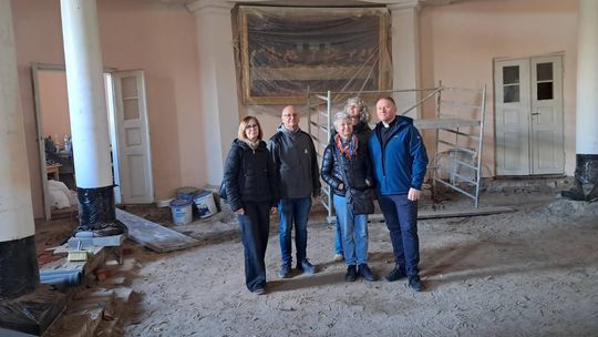 ⛪ Kolejny etap renowacji kościoła zakończony! Empory odzyskały dawny blask 🙏 ⛪ Kolejny etap renowacji kościoła zakończony! Empory odzyskały dawny blask 🙏