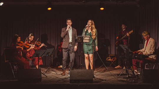 Koncert kolędowy z SOK BAND wypełnił Salę Granatową świątecznym brzmieniem 🎄🎶 Koncert kolędowy z SOK BAND wypełnił Salę Granatową świątecznym brzmieniem 🎄🎶