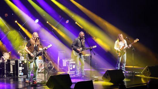 Koncert The Steepwater Band z kwartalnikiem Twój Blues – energetyczny finał listopada! 🎸🔥 Koncert The Steepwater Band z kwartalnikiem Twój Blues – energetyczny finał listopada! 🎸🔥