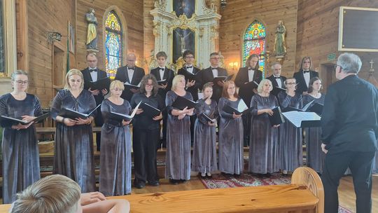 Koncert w zabytkowym kościele uczcił 50-lecie Suwalskiego Parku Krajobrazowego 🎼💚